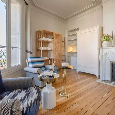 Апартаменты Luxury Flat Eiffel View 3br 7 Guests Париж
