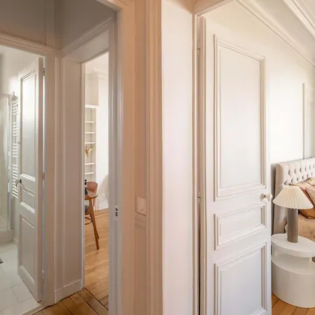 Апартаменты Luxury Flat Eiffel View 3br 7 Guests Париж