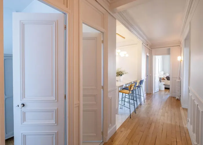 アパート Luxury Flat Eiffel View 3br 7 Guests パリ