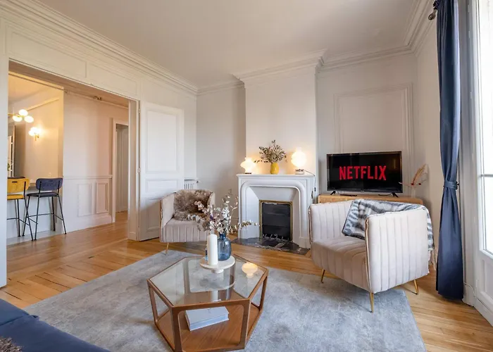 Luxury Flat Eiffel View 3br 7 Guests Apartman